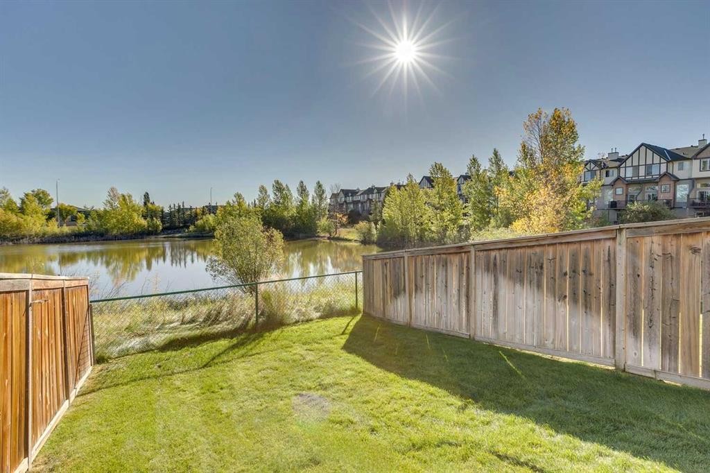 44 Everridge Common Sw, Calgary, AB - Outdoor