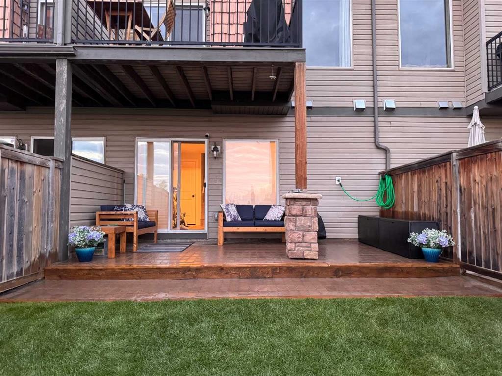 44 Everridge Common Sw, Calgary, AB - Outdoor With Deck Patio Veranda With Exterior