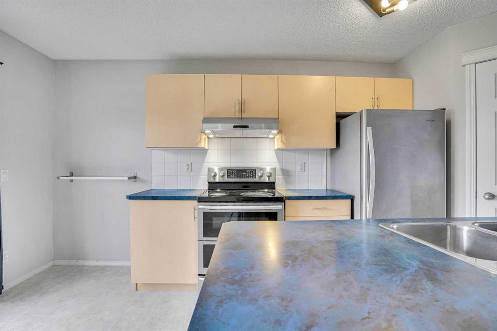 171 Saddlemead Green Ne, Calgary, AB - Indoor Photo Showing Kitchen