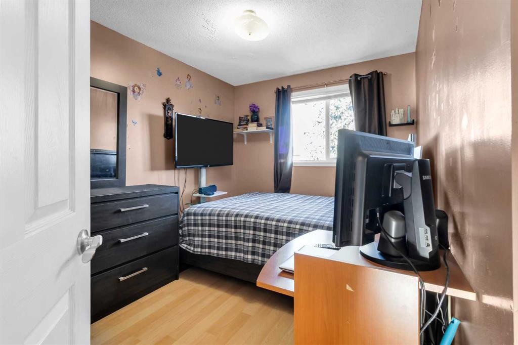 43 Martindale Court Ne, Calgary, AB - Indoor Photo Showing Bedroom