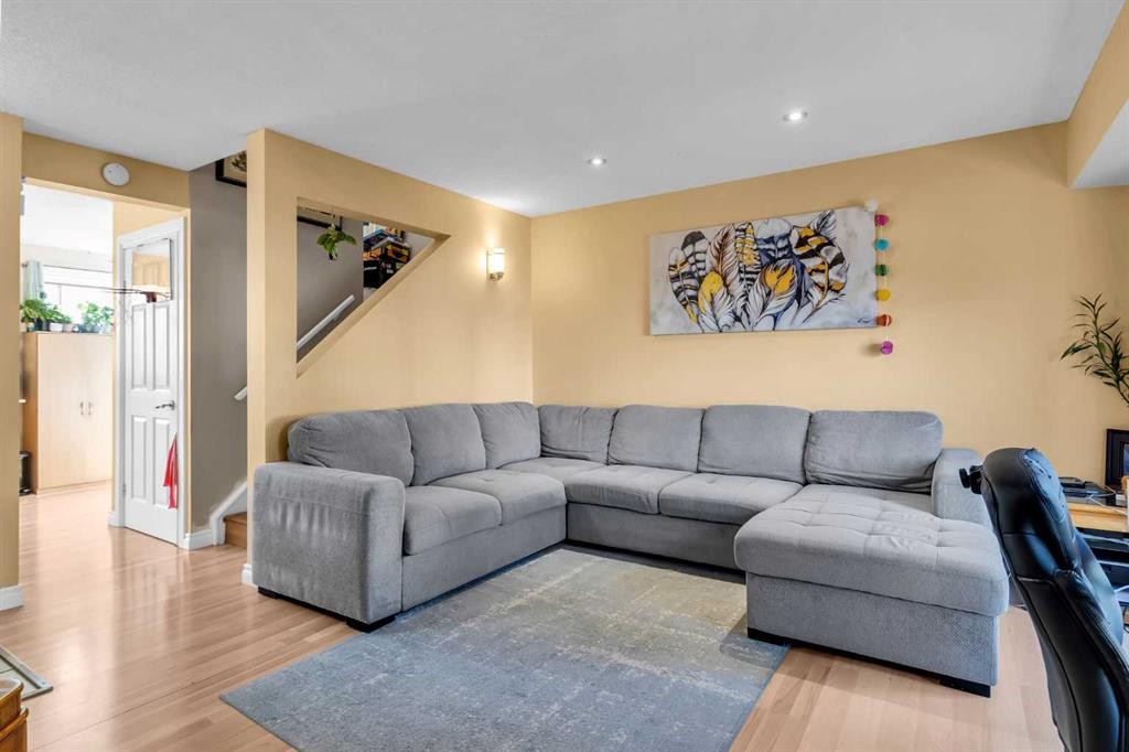 43 Martindale Court Ne, Calgary, AB - Indoor Photo Showing Living Room