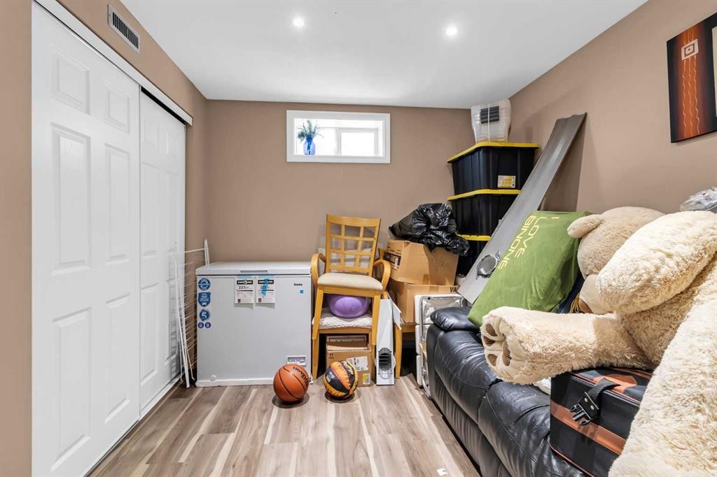 43 Martindale Court Ne, Calgary, AB - Indoor