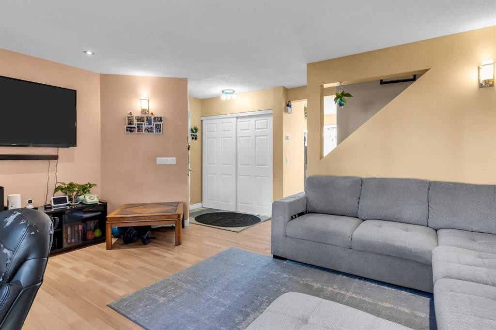 43 Martindale Court Ne, Calgary, AB - Indoor Photo Showing Living Room