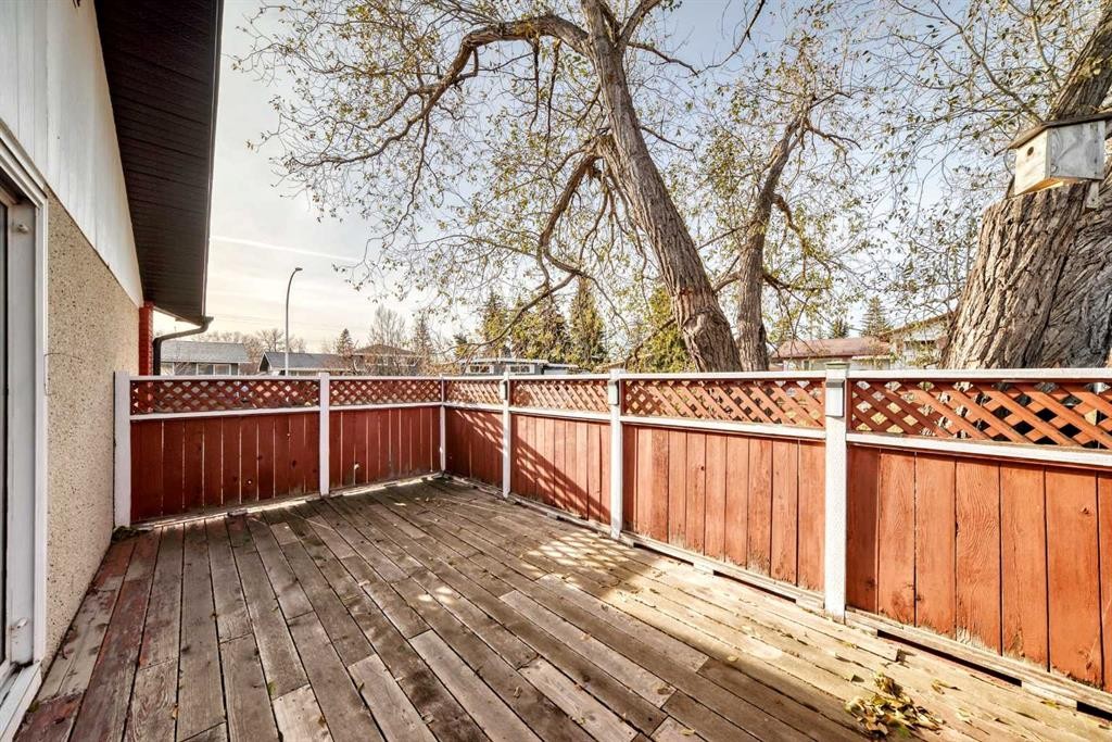 4508 Vandergrift Crescent Nw, Calgary, AB - Outdoor With Exterior