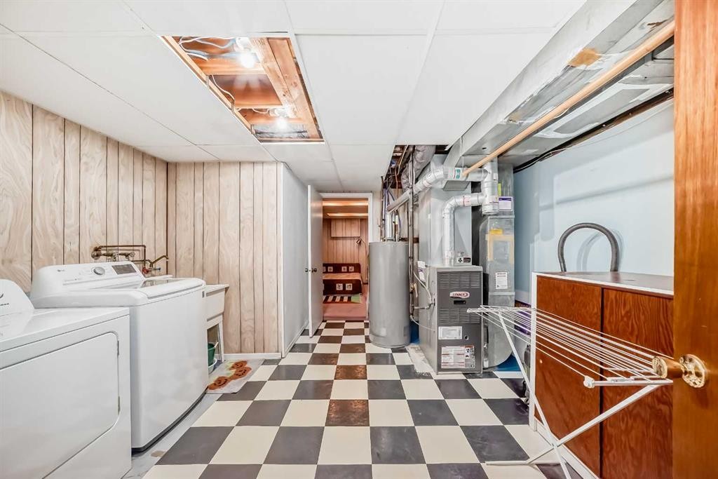 4508 Vandergrift Crescent Nw, Calgary, AB - Indoor Photo Showing Laundry Room