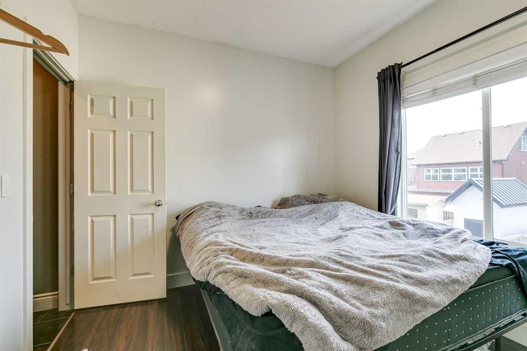 79 Prestwick Street Se, Calgary, AB - Indoor Photo Showing Bedroom
