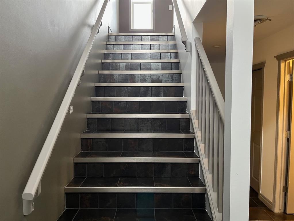 79 Prestwick Street Se, Calgary, AB - Indoor Photo Showing Other Room