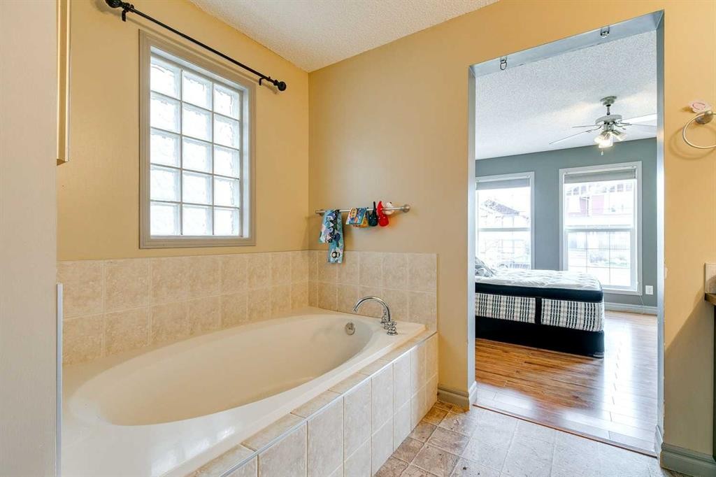 79 Prestwick Street Se, Calgary, AB - Indoor Photo Showing Bathroom