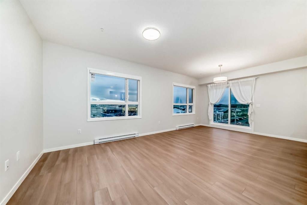 404-80 Carrington Plaza Nw, Calgary, AB - Indoor