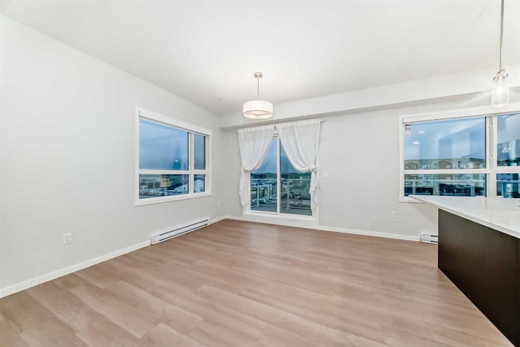 404-80 Carrington Plaza Nw, Calgary, AB - Indoor