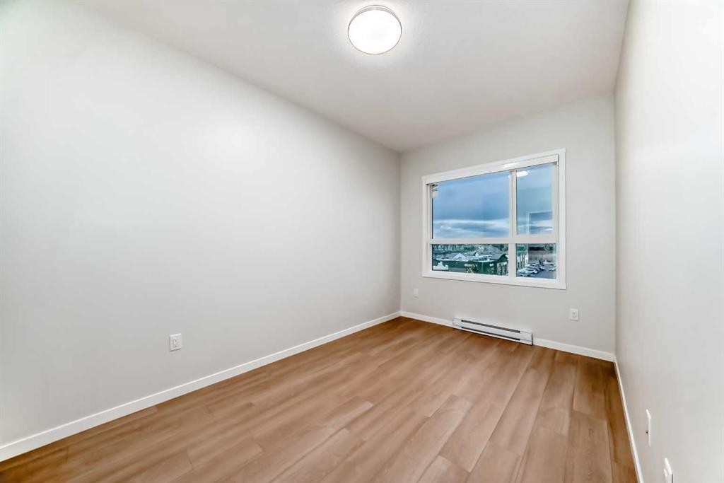 404-80 Carrington Plaza Nw, Calgary, AB - Indoor Photo Showing Other Room