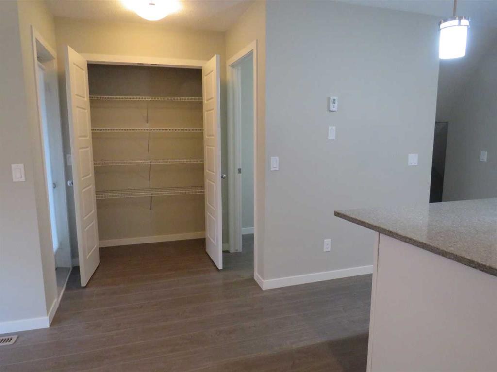 309 Evansridge Park Nw, Calgary, AB - Indoor Photo Showing Other Room