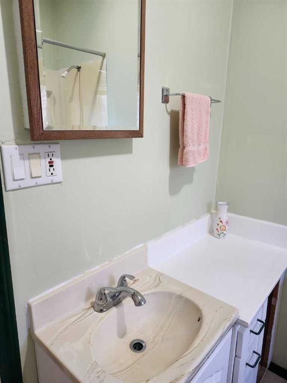 217 1 Street North, Lomond, AB - Indoor Photo Showing Bathroom