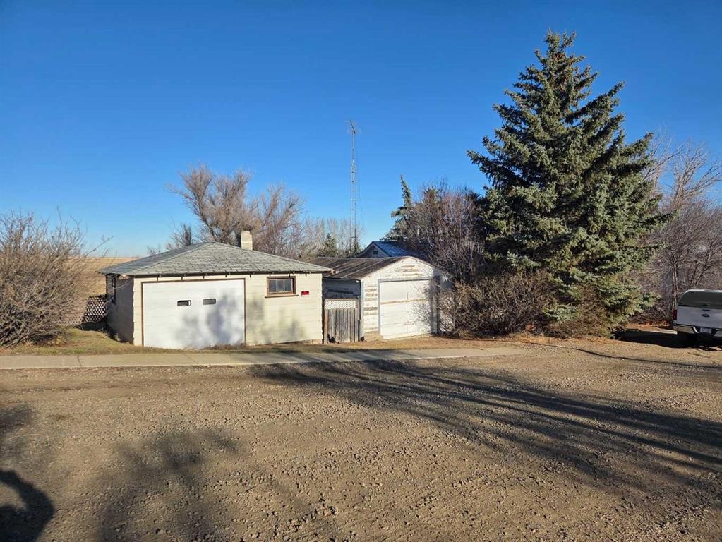 217 1 Street North, Lomond, AB - Outdoor