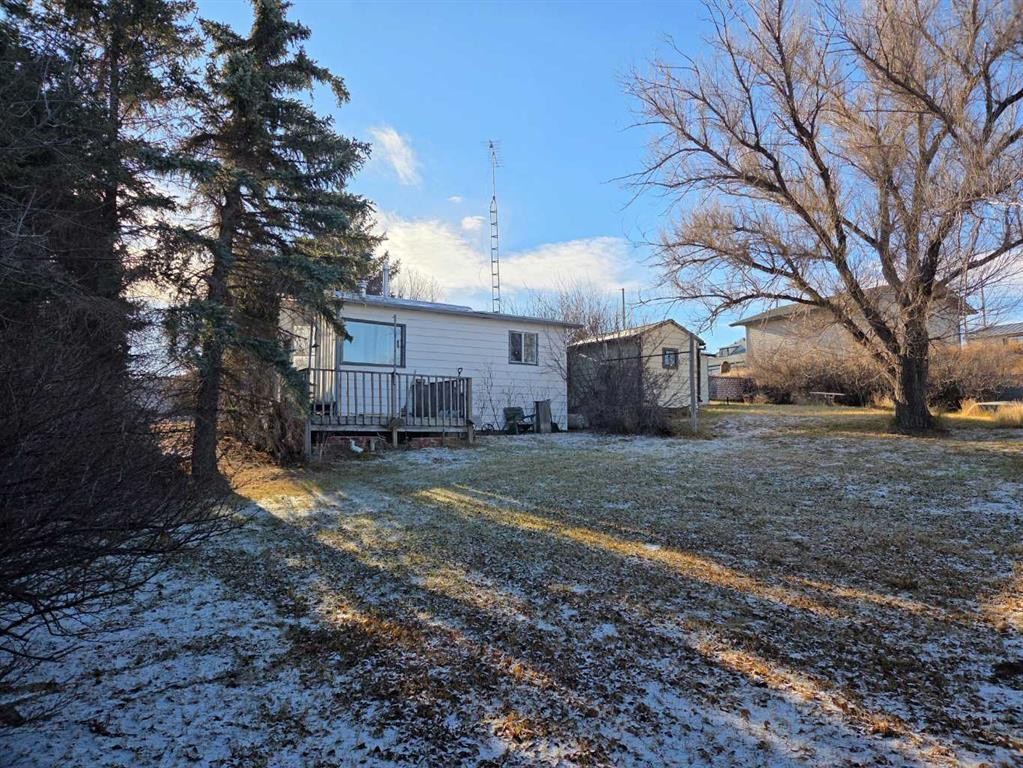 217 1 Street North, Lomond, AB - Outdoor