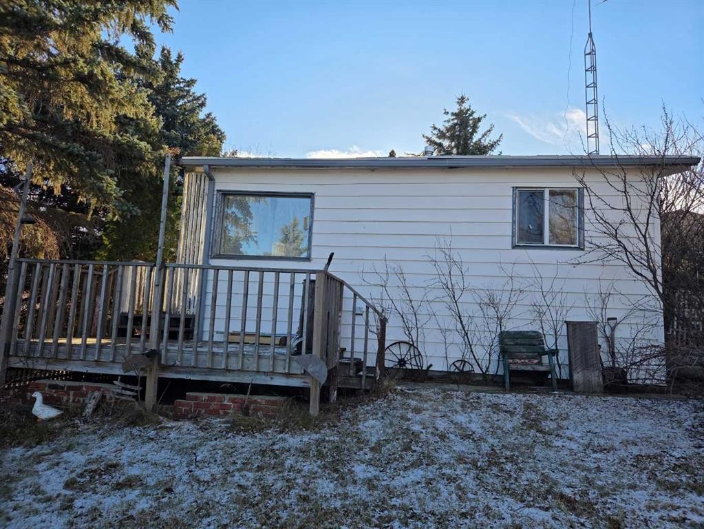 217 1 Street North, Lomond, AB - Outdoor