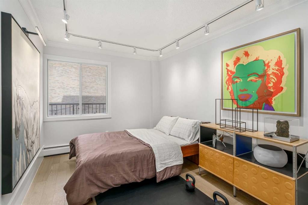 71D-231 Heritage Drive Se, Calgary, AB - Indoor Photo Showing Bedroom