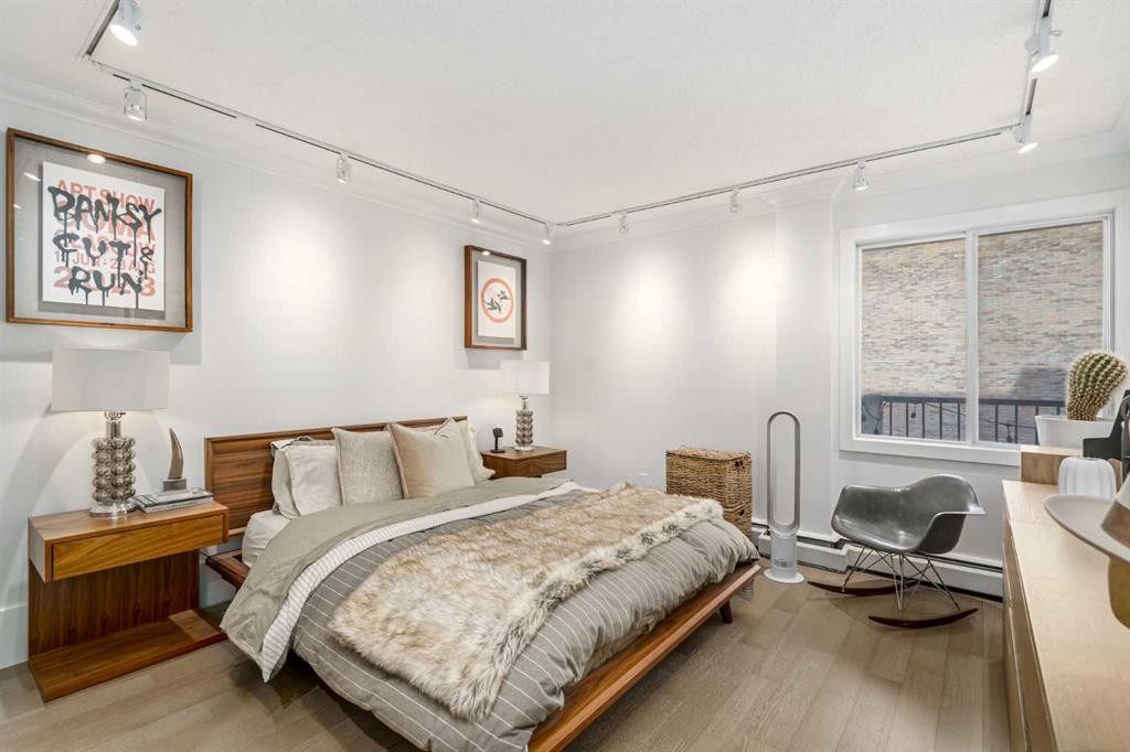 71D-231 Heritage Drive Se, Calgary, AB - Indoor Photo Showing Bedroom