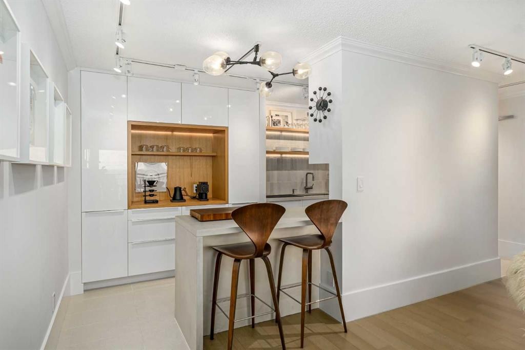 71D-231 Heritage Drive Se, Calgary, AB - Indoor Photo Showing Other Room