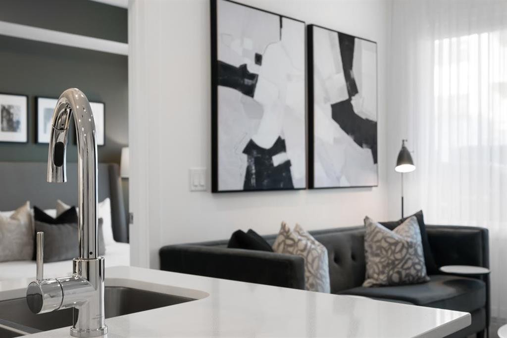 3314-6 Merganser Drive West, Chestermere, AB - Indoor Photo Showing Other Room