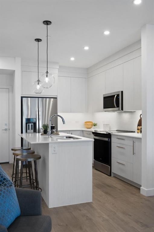 3314-6 Merganser Drive West, Chestermere, AB - Indoor Photo Showing Kitchen With Upgraded Kitchen