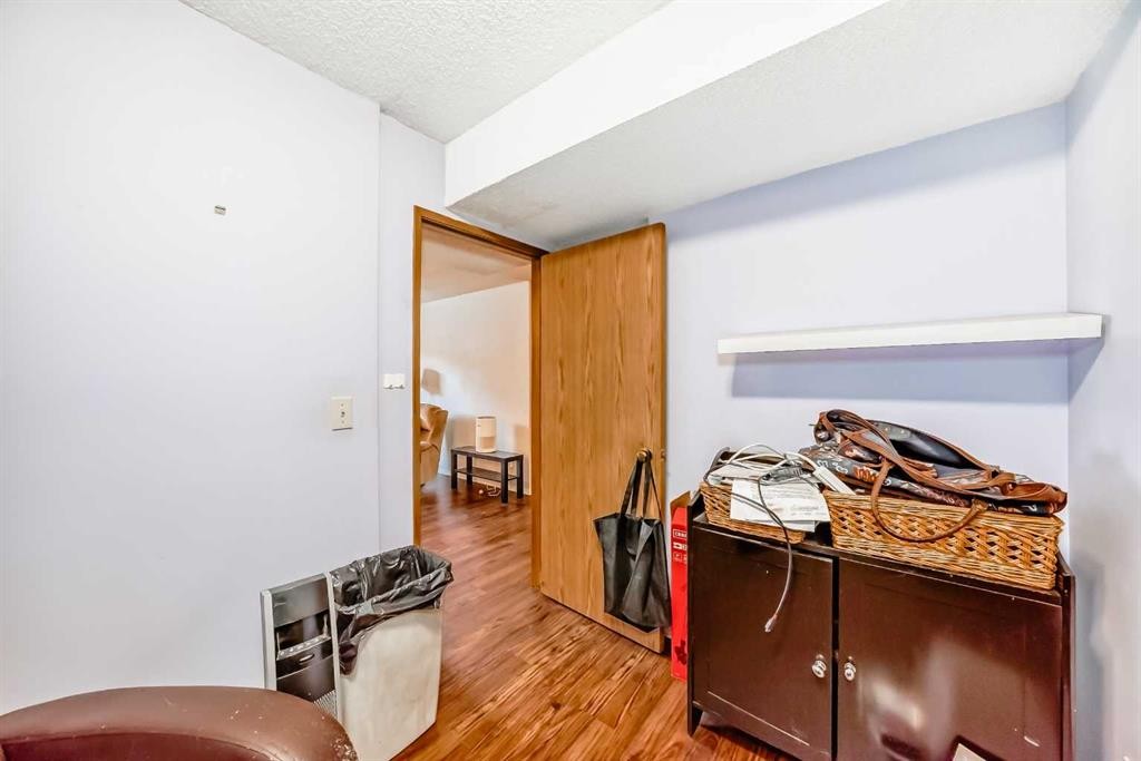 27 Martinview Crescent Ne, Calgary, AB - Indoor