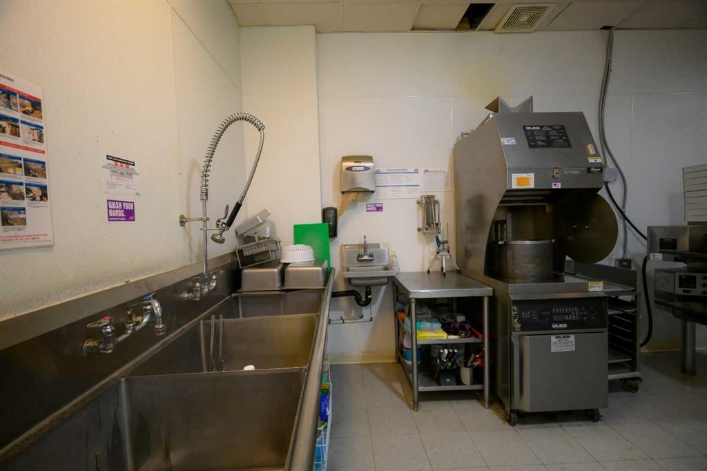 205 3 Avenue, Cochrane, AB