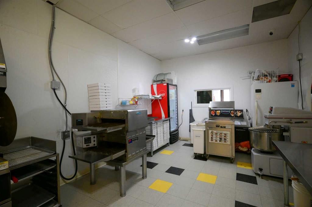 205 3 Avenue, Cochrane, AB