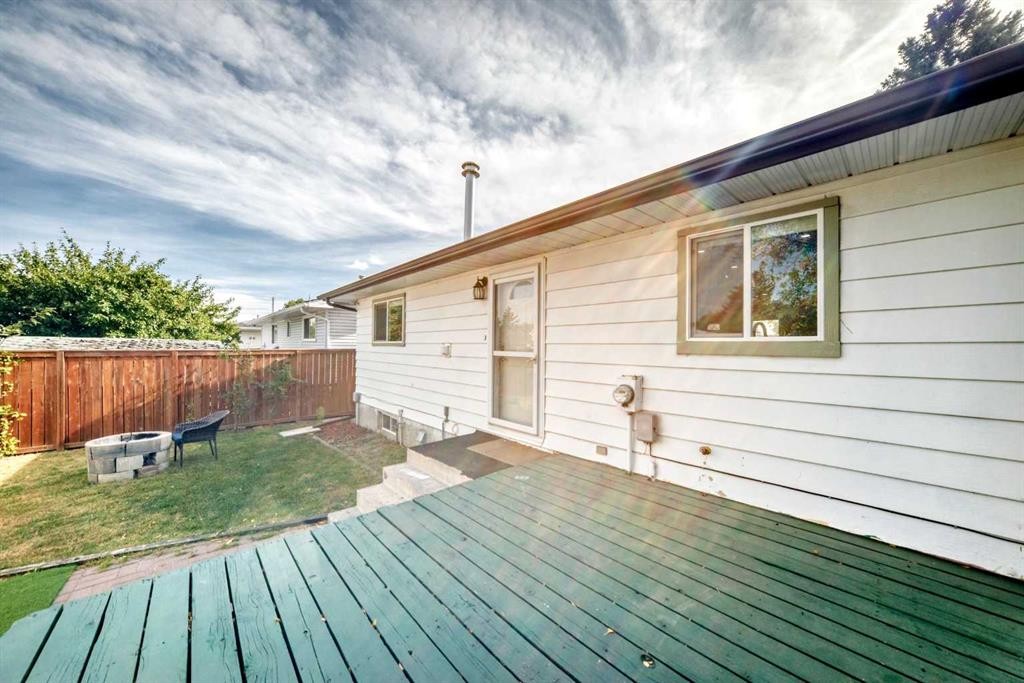 6712 23 Avenue Ne, Calgary, AB - Outdoor With Exterior