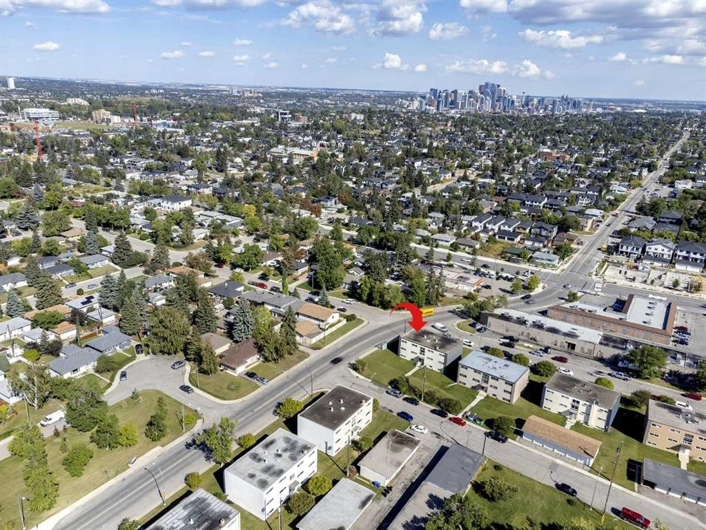 2705 38 Street Sw, Calgary, AB - Outdoor With View