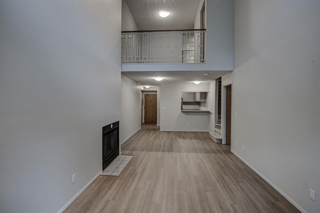 104-1720 13 Street Sw, Calgary, AB - Indoor Photo Showing Other Room