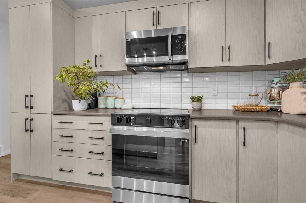8925 Cityscape Drive Ne, Calgary, AB - Indoor Photo Showing Kitchen With Upgraded Kitchen