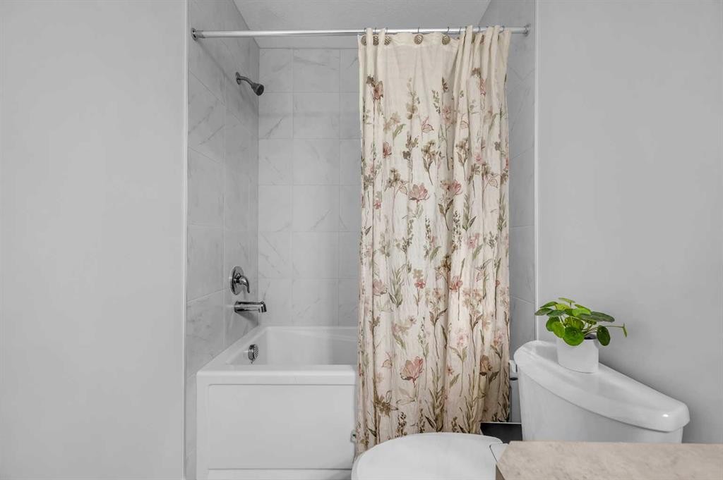 8925 Cityscape Drive Ne, Calgary, AB - Indoor Photo Showing Bathroom