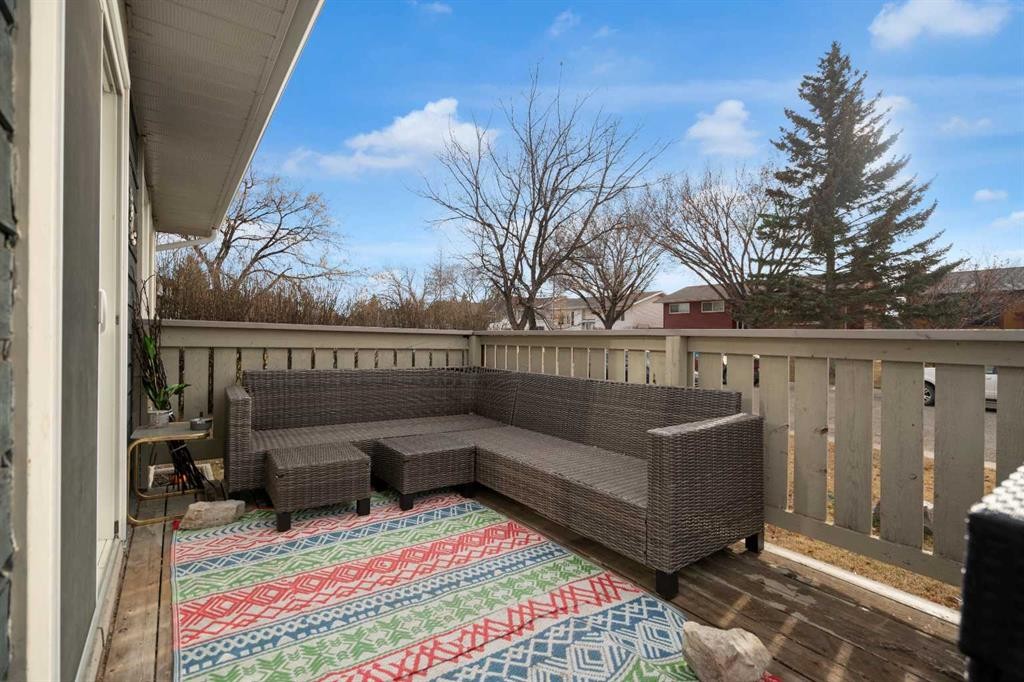 3 Booth Crescent, Irricana, AB - Outdoor With Exterior