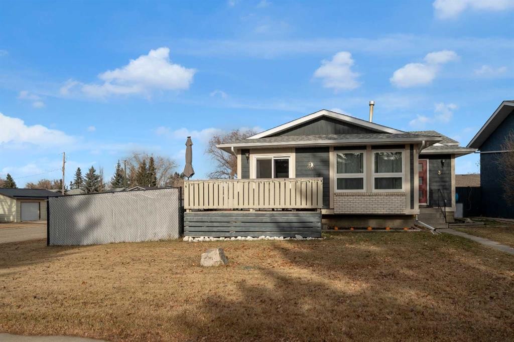 3 Booth Crescent, Irricana, AB - Outdoor