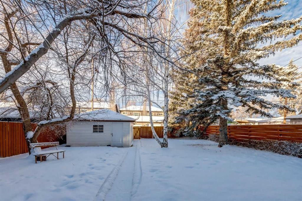3519 40 Street Sw, Calgary, AB - Outdoor