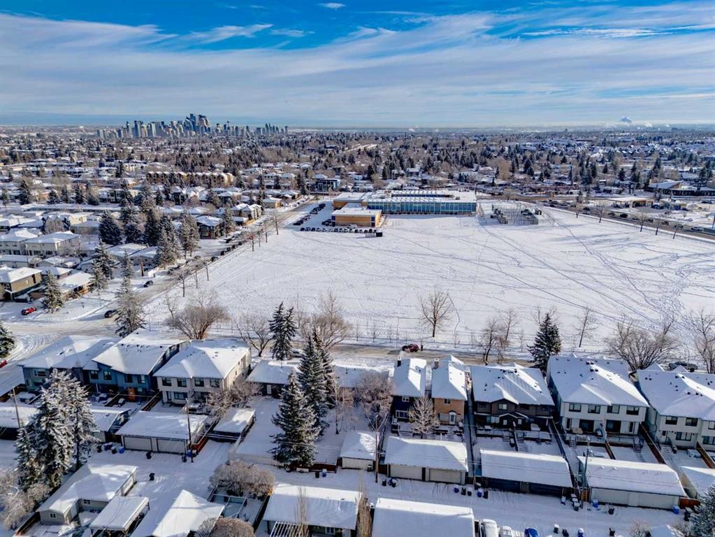 3519 40 Street Sw, Calgary, AB - Outdoor With View