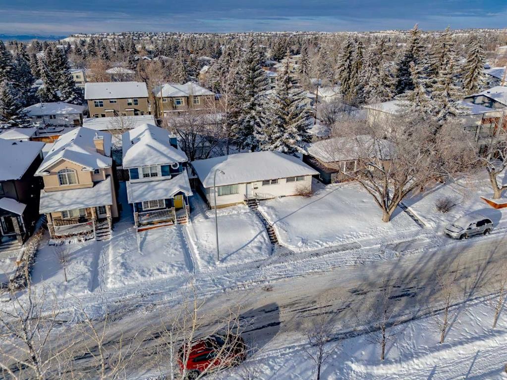3519 40 Street Sw, Calgary, AB - Outdoor With View