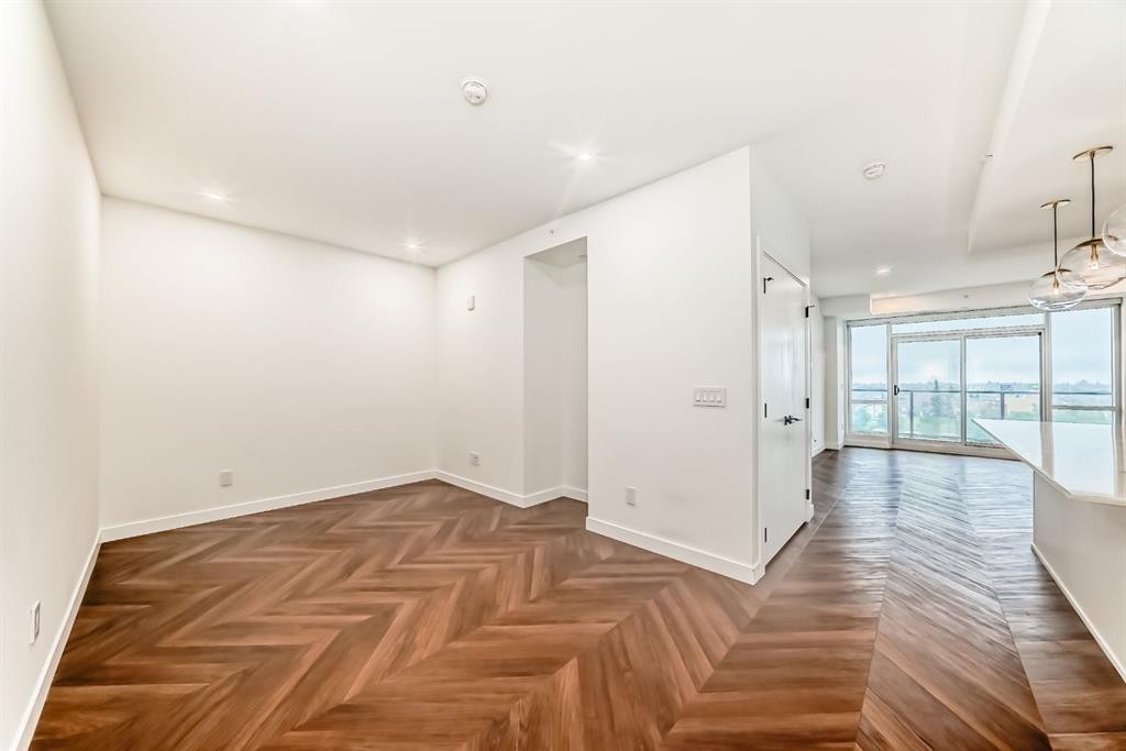 410-8505 Broadcast Avenue Sw, Calgary, AB - Indoor Photo Showing Other Room