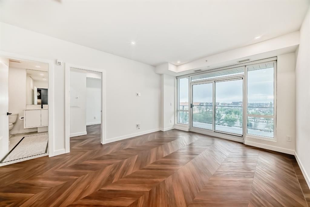 410-8505 Broadcast Avenue Sw, Calgary, AB - Indoor Photo Showing Other Room