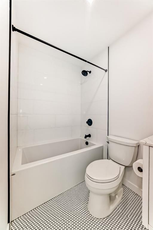 410-8505 Broadcast Avenue Sw, Calgary, AB - Indoor Photo Showing Bathroom