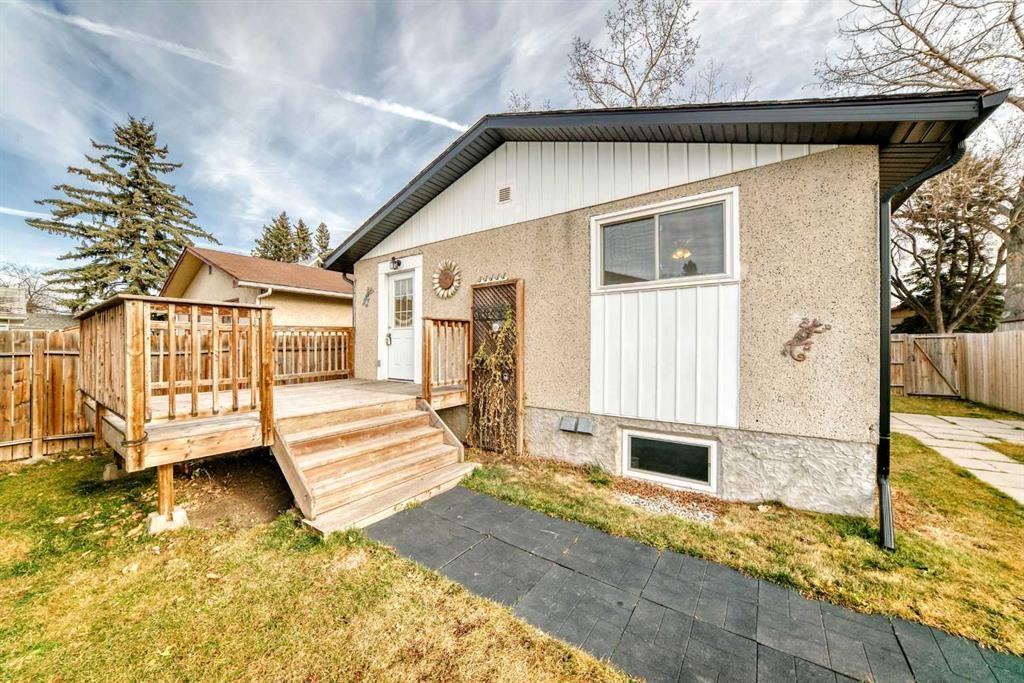 3042 31A Street Se, Calgary, AB - Outdoor With Deck Patio Veranda