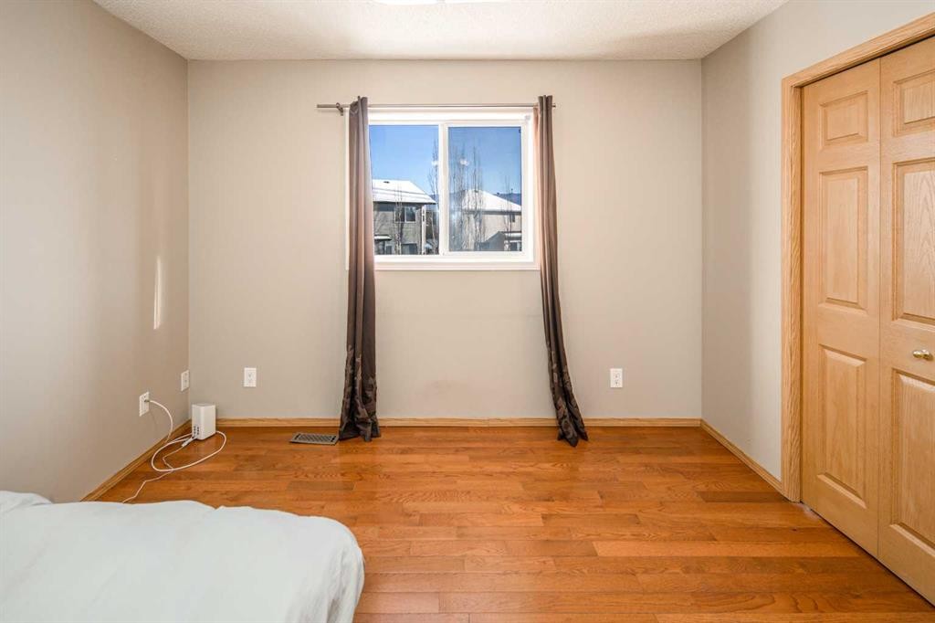 311 Coventry Circle Ne, Calgary, AB - Indoor Photo Showing Bedroom