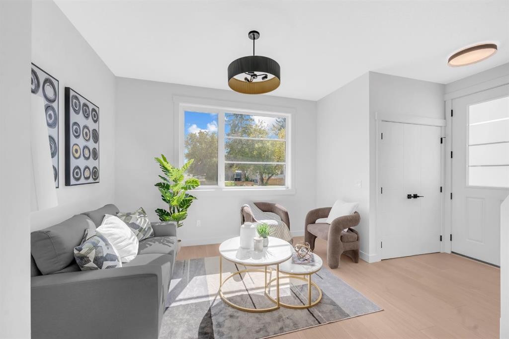 2504 18 Street Nw, Calgary, AB - Indoor