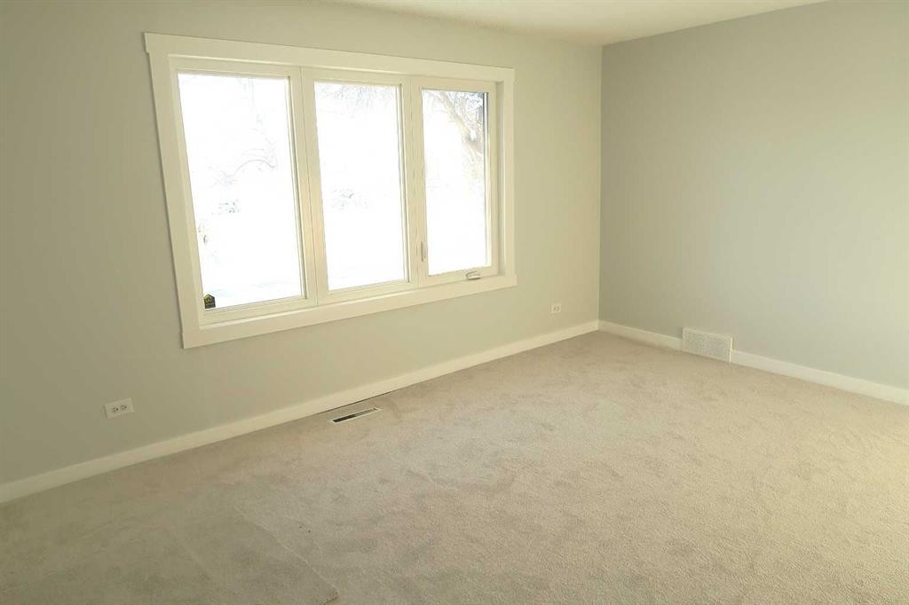 111 2 Avenue South, Morrin, AB - Indoor Photo Showing Other Room