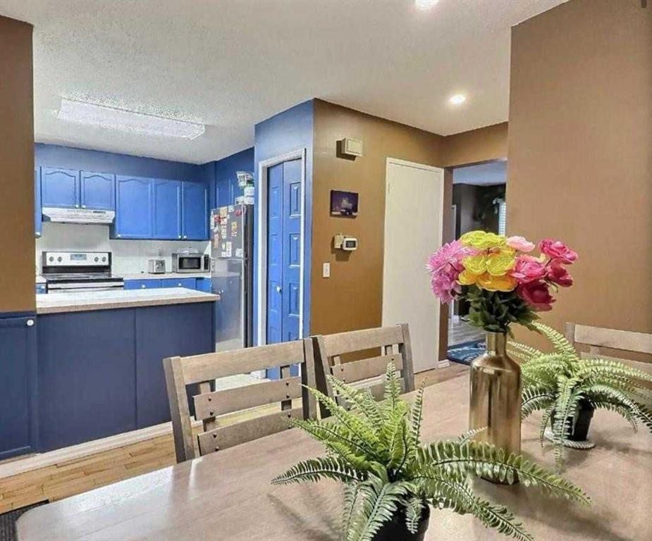 5625 Templehill Road Ne, Calgary, AB - Indoor