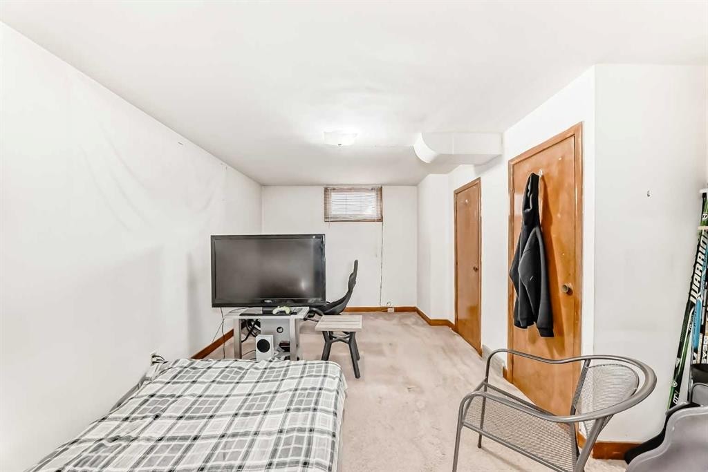 227 31 Avenue Ne, Calgary, AB - Indoor