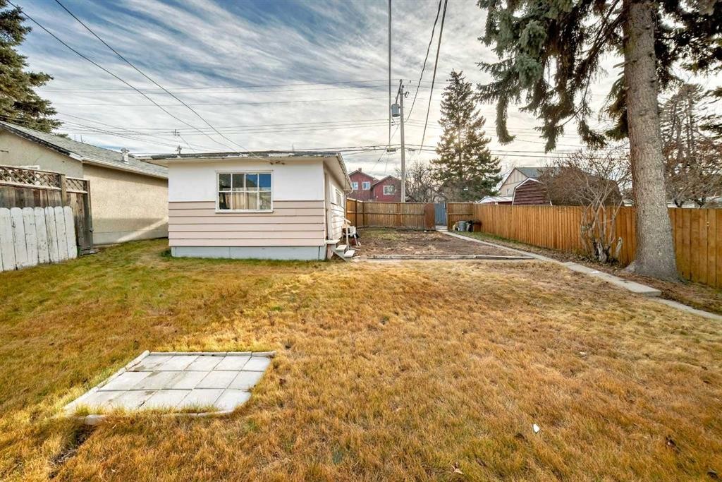 227 31 Avenue Ne, Calgary, AB - Outdoor