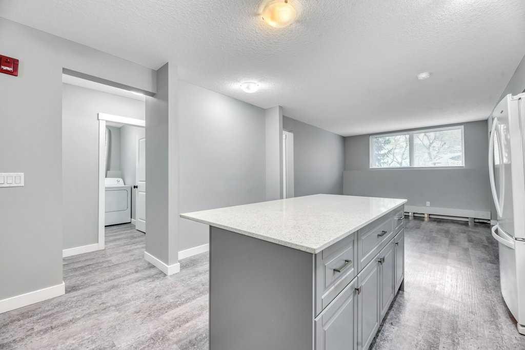 12-606 Lakeside Boulevard, Strathmore, AB - Indoor