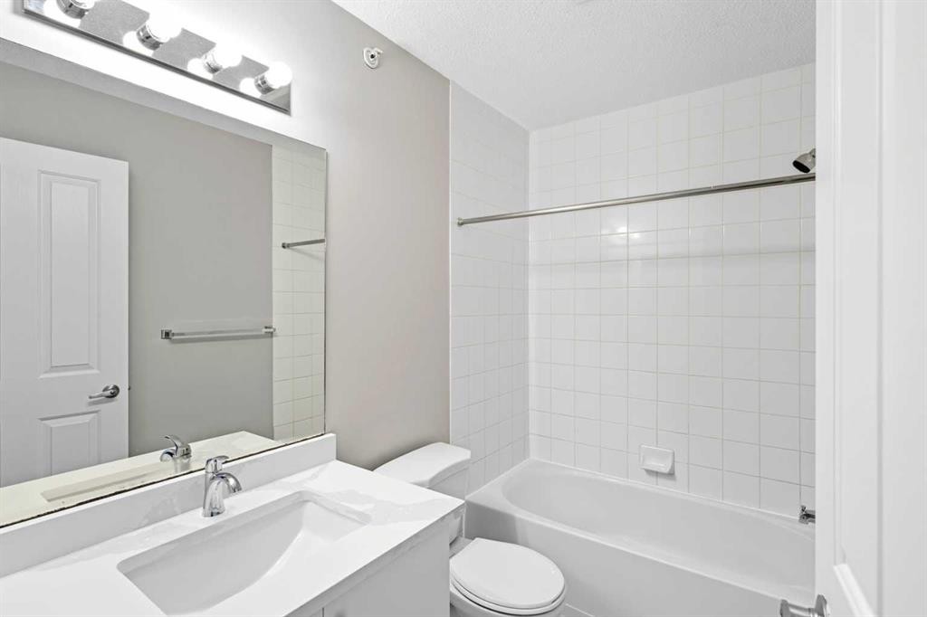 1414-1140 Taradale Drive Ne, Calgary, AB - Indoor Photo Showing Bathroom